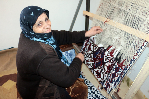 Hakkari Kilimleri / Berkên Colemêrgê