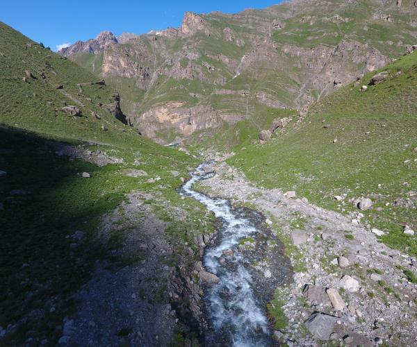 Hakkari Kırıkdağ Köyü Çiçek Vadisi Derava Çiçekê a Colemêrgê